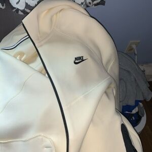 Nike tech